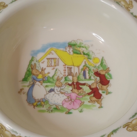 bunnykins by Royal Dolton Plastic Bowl with Suction - Picture 2 of 7